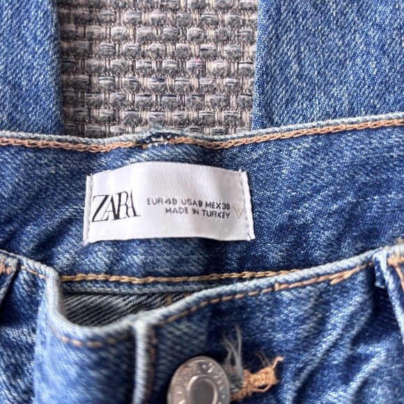 Zara NWT Women’s Midrise Cropped Carrot Leg Blue Jeans | Size 8 (40) - Picture 3 of 12